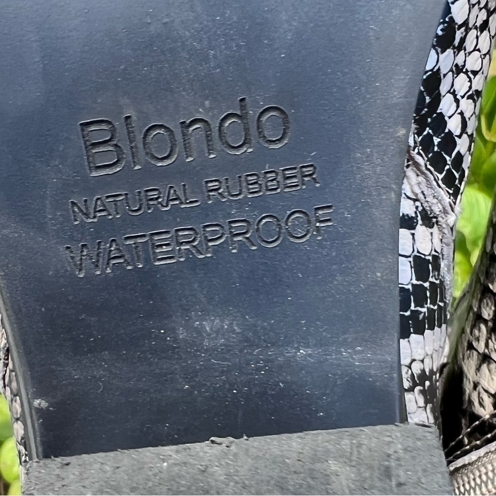 BLONDO VELLA BOOTIE (B7120) Size 9.5 - Picture 7 of 8